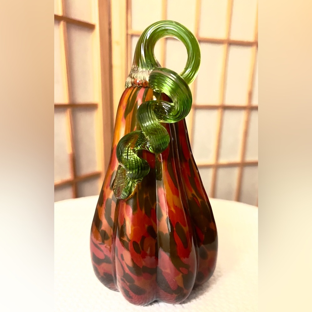 VTG Hand Blown Art Glass 7” Gourd Tall Pumpkin Glows UV Uranium Stem